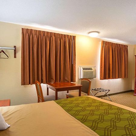 Rodeway Inn & Suites Kearney Exterior photo