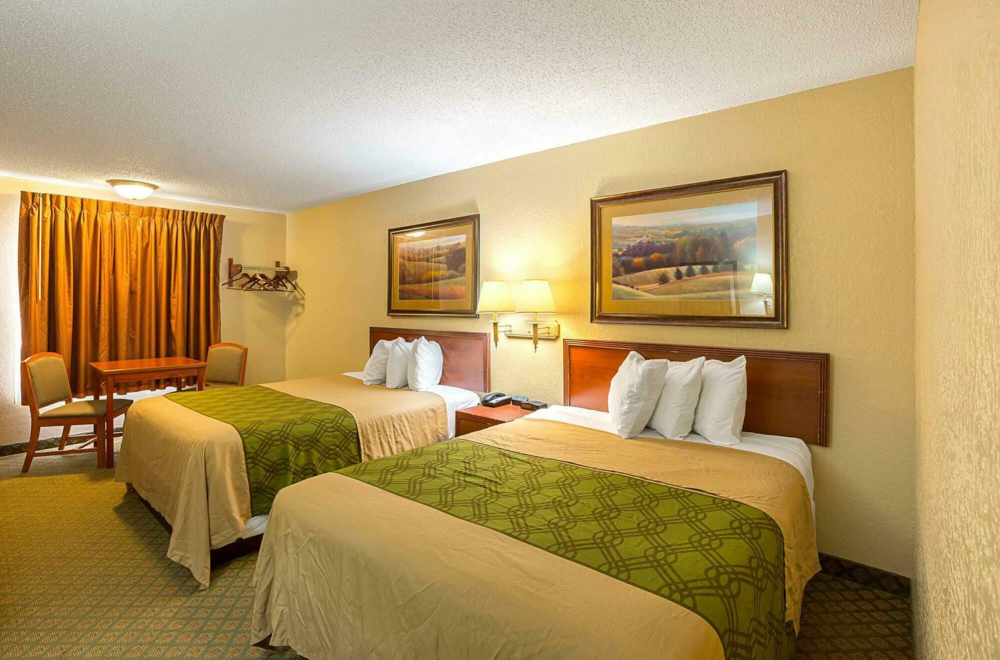 Rodeway Inn & Suites Kearney Exterior photo
